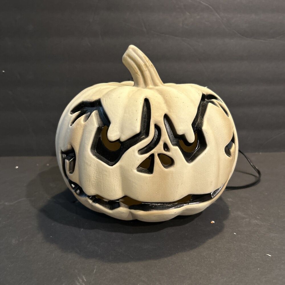 Gemmy Halloween Light Up Blow Mold White WORKS! /Black Jack-O-Lantern Pumpkin 8"